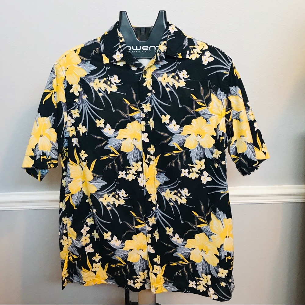 Men’s casual shirt. Light weight material.